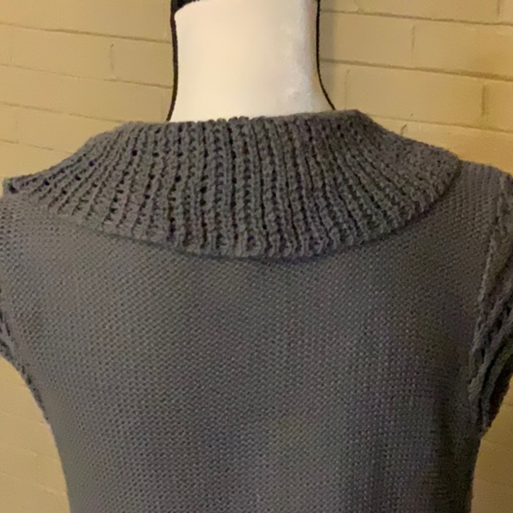 Venue Ruffle Sweater. NWOT - Picture 4 of 6